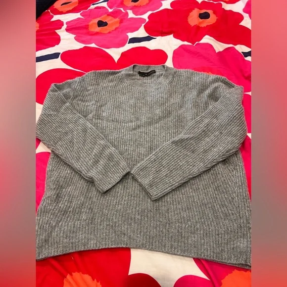 360Cashmere Gray Knit Sweater and Pants Set - Picture 2 of 6